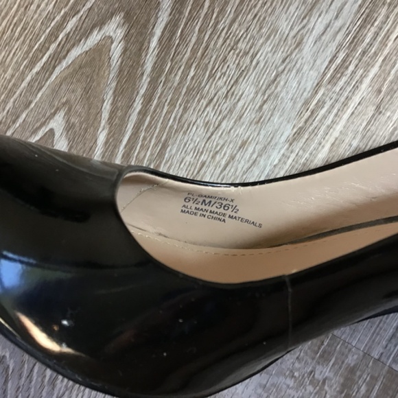 BCBGeneration SEXY BLACK PATENT HIGH HEELS 6.5 M EUC - Picture 6 of 9